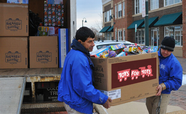 Ricardo & Jose loading toys